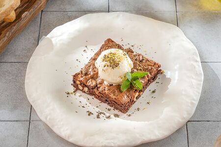 Брауни с мятным сиропом