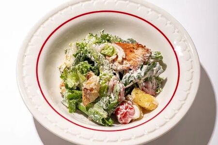 Салат с цыпленком и соусом тартар