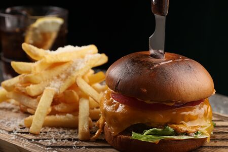 Бургер с мраморной говядиной