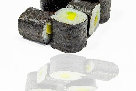 Сань ролл с авокадо