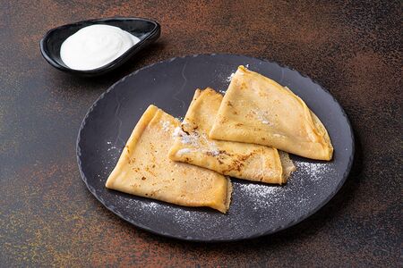 Домашние блинчики со сметаной