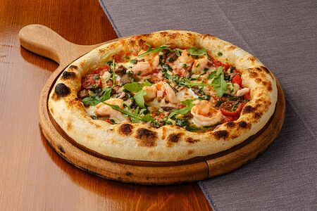 Пицца с курицей и креветками