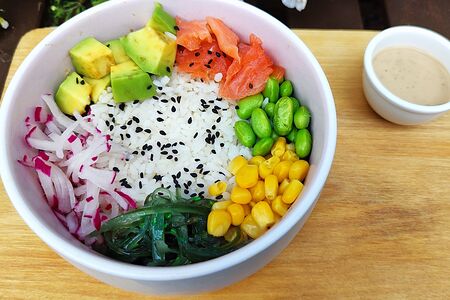 Поке с лососем