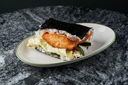 Окинавский сэндвич с цыпленком тонкацу