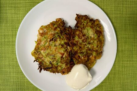 Драники из кабачков с курой