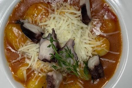 Картофельные ньокки с осьминогом