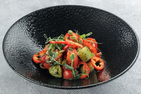 Овощной салат с ароматным маслом 