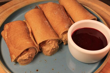 Блины с паштетом из куриной печени