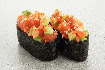 Острые суши с лососем (2 шт)
