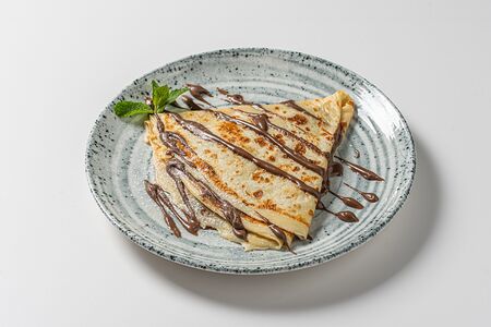 Блин с шоколадной пастой