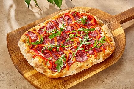 Пицца с салями