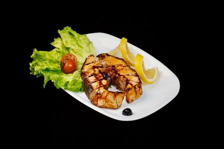 Осетрина на углях