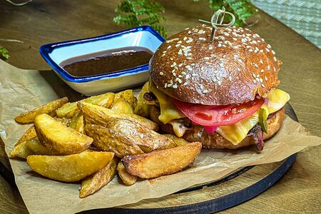 Бургер с говядиной биррия