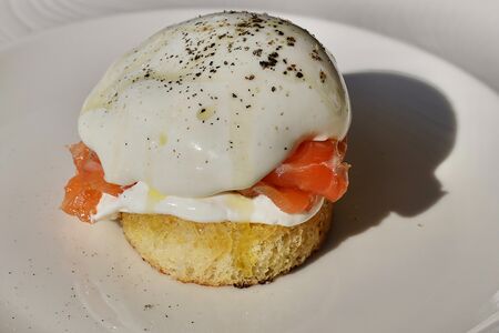 Яйцо Бенедикт с лососем 