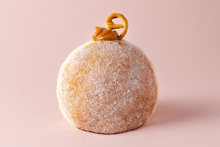 Пончик с вареной сгущёнкой