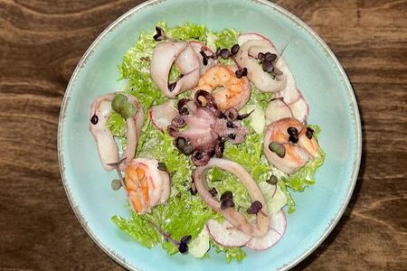 Салат из морепродуктов