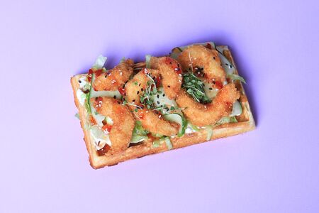 Бельгийская с креветками темпура и творожным сыром