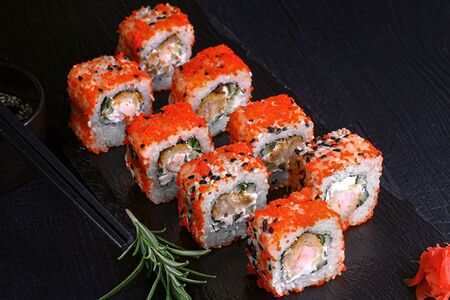 Ролл Эби Маки