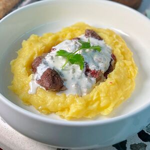 Говяжьи щечки в сливочно-грибном соусе