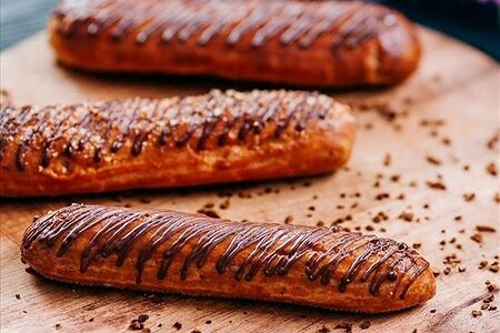 Эклер шоколадный пломбир