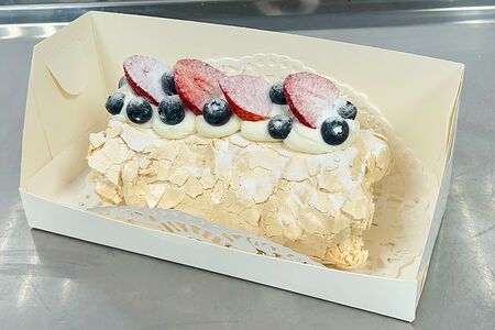 Фисташковый меренговый рулет мини