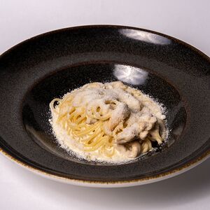 Спагетти с курицей в сливочном соусе