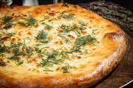 Хачапури с творогом и зеленью 