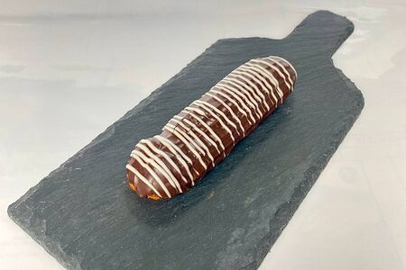 Эклер сливочно-шоколадный