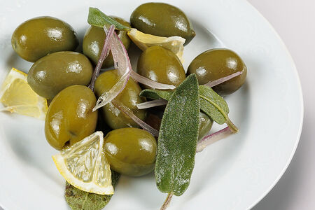 Оливки в фирменном маринаде