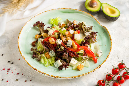 Салат с запеченными овощами и Дорблю