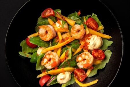 Салат с креветками