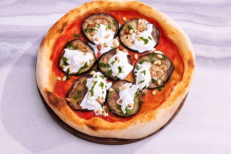 Баклажаны, страчателла, кедр