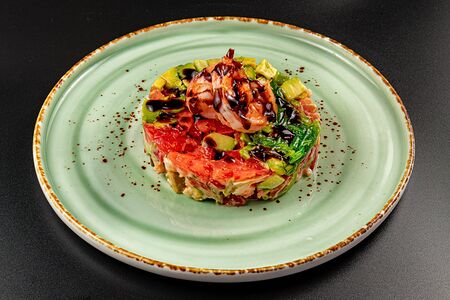 Салат с авокадо и креветками 