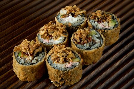 Угорь, краб и авокадо