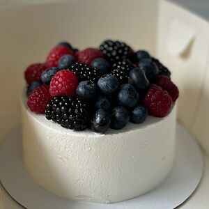 Бенто-торт с ягодами 