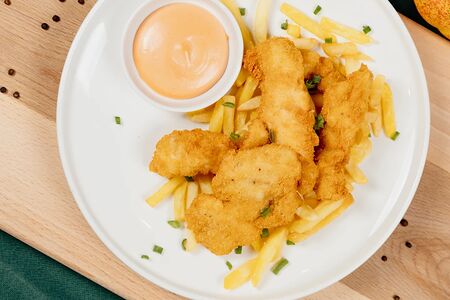 Домашние наггетсы с картофелем фри