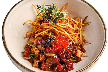 Тартар из говядины с угрем