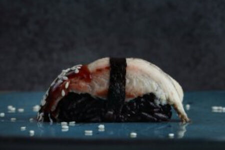 Суши с угрем