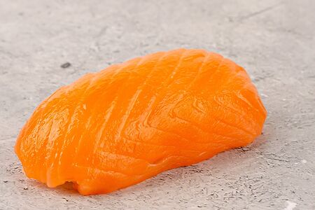 2 суши с лососем 