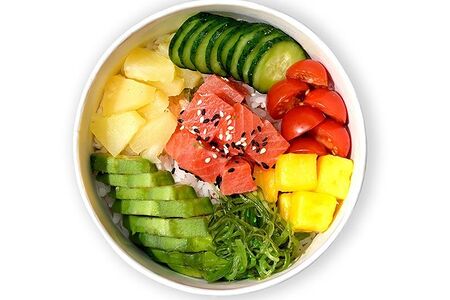 Поке с лососем и манго