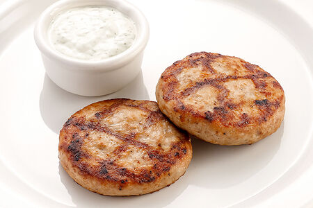 Бизнес-ланч Биточки из индейки с соусом Дзадзики