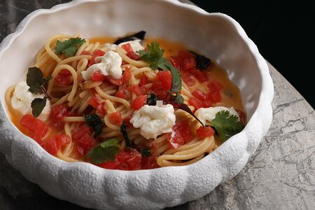 Спагетти с Томатами и страчателлой