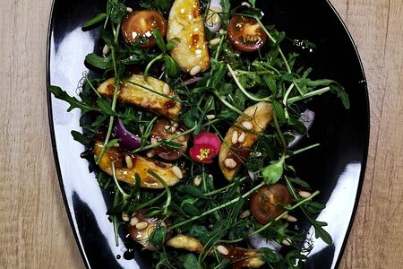 Тёплый салат с баклажанами