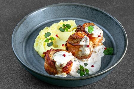 Медальоны из свиной вырезки 