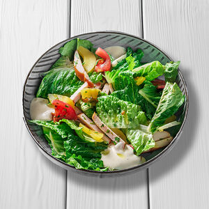 Салат с копченым цыпленком и персиком