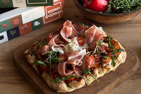 Римская пицца Парма с буратой 