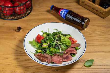 Стейк-салат и кола