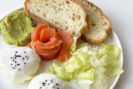 Клубный завтрак с форелью