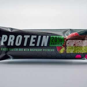 Протеиновый батончик Protein SOJ с малиново-фисташковым вкусом