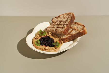 Паштет с тартином и вареньем